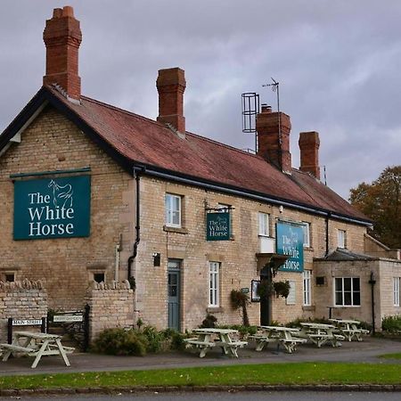 The White Horse, Empingham Hotel Oakham Luaran gambar